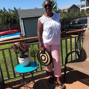 Meet your Posher, Pamela